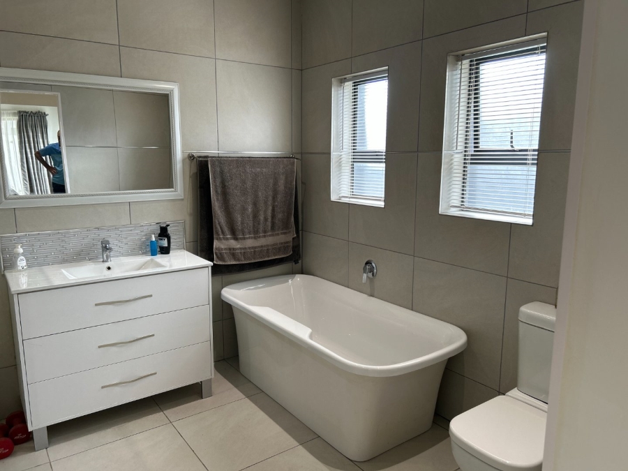 3 Bedroom Property for Sale in Blue Mountain Village Western Cape